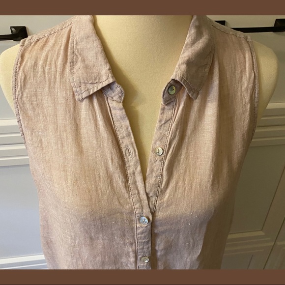 Side Slit Neutral Colored Linen Tunic. - Picture 3 of 4